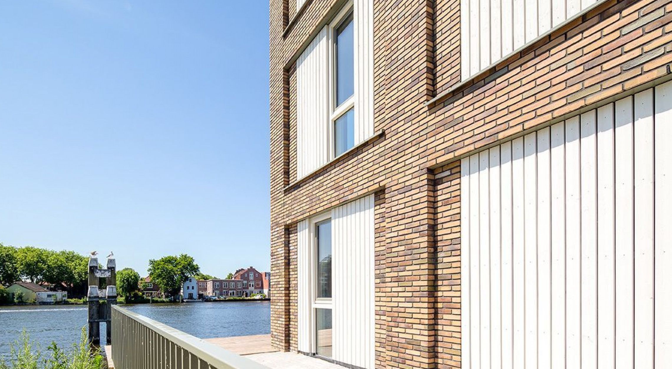 VäriWood bord r3 RAL 9010