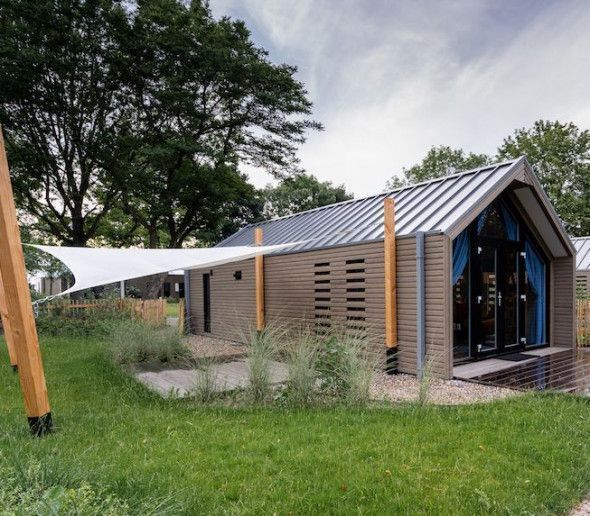 Tiny beachhouses met houten gevelbekleding